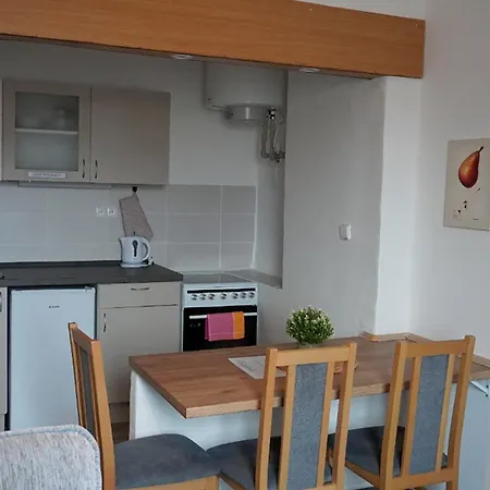 Letni Nezarka Aparthotel 3*