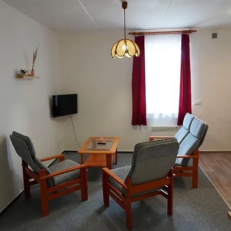 Letni Nezarka Aparthotel