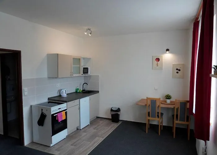 Letni Nezarka Aparthotel